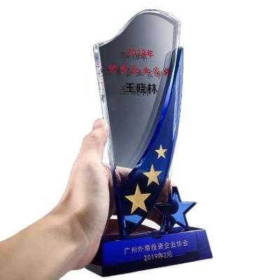 Κίνα Europe 2021 New Design Cheap Wholesale Empty Star Shape Crystal Glass Trophy With Base προς πώληση