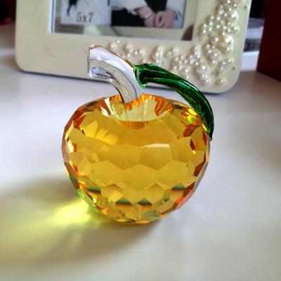 China Europe Pujiang Handmade Home Decoration White Crystal Glass Apple Paperweight Present Transparent Collectible Figurines With Gift Box for sale