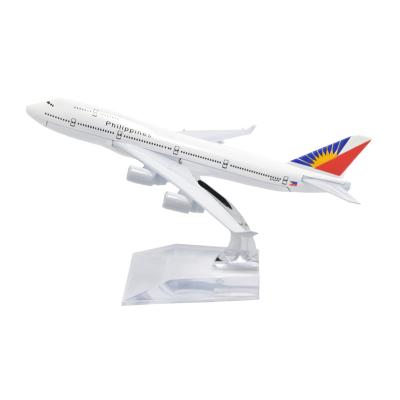 China Diecast Model Civil Aircraft Mode Toy 1:400 16cm Philippine Airlines B747 Metal Passenger Airplane Die Cast Flat Model OEM Customization for sale