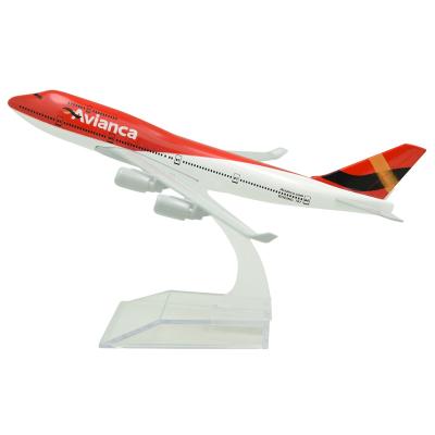 China Diecast Model Civil Aircraft 1:400 16cm Avianca Airlines B747-400 Metal Passenger Plane Mode Toy Die Cast Customization Flat Model for sale