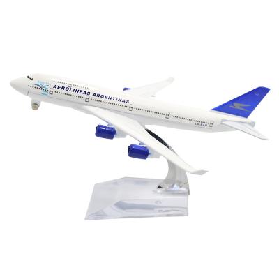 China Diecast Model Toy 1:400 16cm Aerolineas Boeing B747 Metal Passenger Airplane Civil Aircraft Mode Die Cast Customized Flat Model for sale