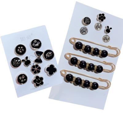 China Fashionable Small Adjustment Skirt Change Circumference Change Waist Buckle Pin Elastic Fixed Jewelry Clothes Brooch Pin Female for sale