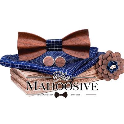 China MULTILAYER 3D Walnut Wood Bow Tie For Wedding Men's Butterfly Corbatas Printed Wooden Bow Tie Handkerchief Set For Men's Suit Butterfly for sale