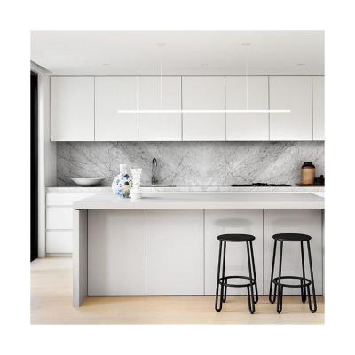 China Mobiliário à prova d'água de alto brilho estilo de design moderno Blum Hardware Armários de cozinha modulares à venda