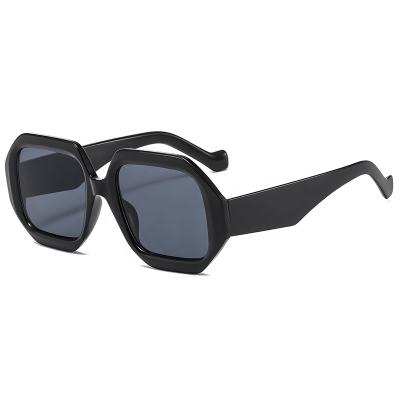 China UV400 Sunglasses Wholesale Custom Design Retro Shades Outdoor Sun Glass Sunglasses Women for sale