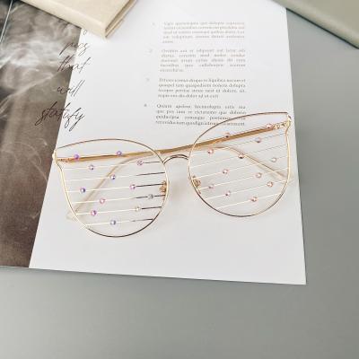 China Polarized unique design women's sunglasses women's sunglasses 2021 fashion rhinestone sunglasses for sale