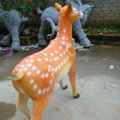 China customize size animal fiberglass statue large milu deer model as decoration statue in garden /square / shop/ mall for sale