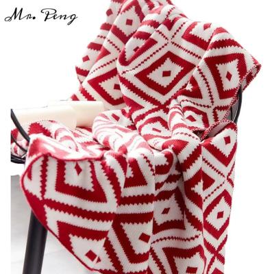 China Low Price High Manufacturer PORTABLE 100% Cotton Super Comfortable 100% Cotton Soft Knitted Throw Blanket With Geometric Pattern for sale