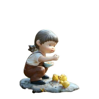 China Z16005A Europe Resin Design Handwork Lovely New Ornaments Village Girl Feeding Chicken Resin Ornaments for sale