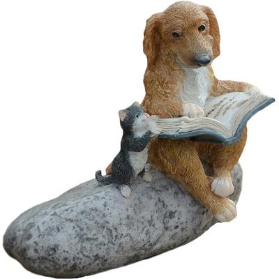 China Z10455A Europe Home Decor Cat Wiht Dog Reading Book Animal Statue On Resin Stone Figurine Miniature Figure Gift for sale