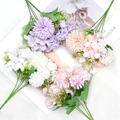 China Home Decoration Wedding Family Rose Decor Bridal Shop Party Wedding Artificial Flower Wholesale Home Small Bouquets Rose Bouquets for sale