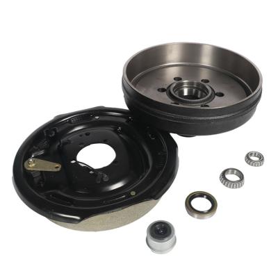 中国 Airui 5 Studs 12 Inch Brake Drum Self Adjusting 5x5 Trailer Hub Assembly 販売のため