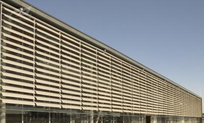 Chine 550 systèmes en aluminium d'auvents de Sun de profil aérodynamique, Louvre Sun ombragent des systèmes architecturaux à vendre