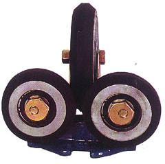 China Elevator Roller Guide Shoe , Rated Speed≤5.0m/s , PB210 for sale