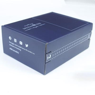 China Custom Hot Sale Materials Attractive Price Recycled Bubble Colored Clothing Bubble Mailer Portable Corrugated Packaging Boxes for sale