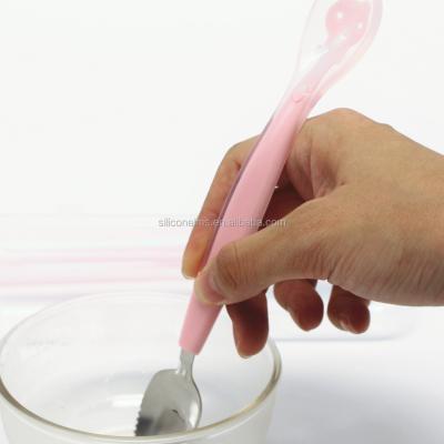 China BPA Free Dual Function Silicone Spoon Fruit Mud Spoon Baby Silicone Food Hanging Feeding Dispensing Spoon for sale