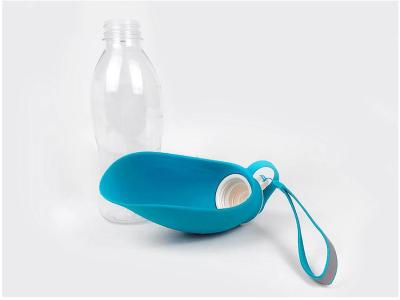 China Portable Soft Leaf Design Silicone Water Bottle Pet Drinking Fountain Pet Water Dispenser Travel Dog Bowl Drinker for sale