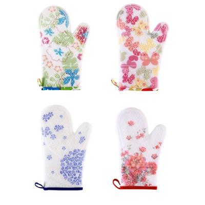 China Low MOQ Stocked Silicone Heat Resistant Gloves For Microwave Oven With Five Fingers for sale