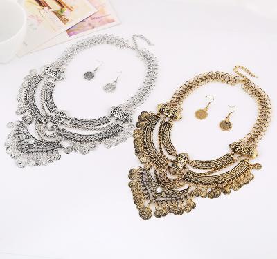 China Wholesale Ethnic Indian Crescent Tassel Chain Thick Chain Retro Style Coin Clavicle Necklace Short Stain Wholesale for sale