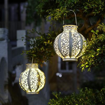 China Garden Hanging Light Solar Outdoor Waterproof Portable Metal Decoration LED Solar Garden Lights Lantern for sale