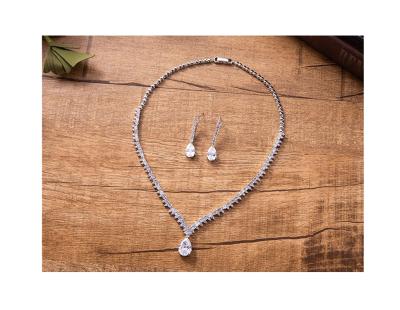 China FAHMI Fashion Trendy Wedding Jewelry Korean Bride Necklace Set Simple Two Piece Necklace And Earrings Set Nackless Jewelry Sets Necklace for sale