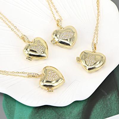 China Vintage The New Heart Necklace Stainless Steel Heart Shape Necklace Heart Letter Listing Necklace for sale