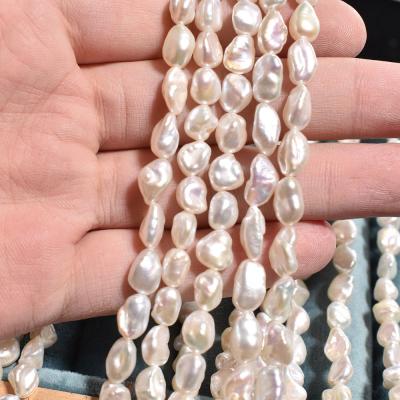 China Special Shaped CLASSIC 6-7mm Baroque White Color Pearl Strand Light Weight Freshwater Pearl Necklace for sale