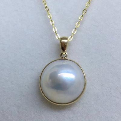 China CLASSIC white fresh mabe series pearl pendant 13-14mm white 18K sea water luminous gold light to send silver chain necklace for sale