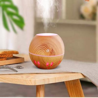 China Smell Comfortable Hot Sale 7 Colors Change Wooden Grain Wood Aroma Humidifier 130Ml Diffuser For Bedroom for sale