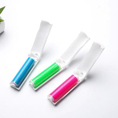 China Manual Foldable Fur Lint Roller Sticky Hair Remover Sweater Fluff Removal Brush Reusable Fur Remover for sale