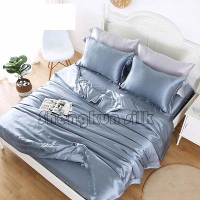 China Disposable 100% Silk/Polyester or Cotton King Comforter Set Customized Pattern Silk Bedding Set for sale