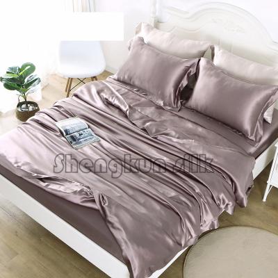 China Disposable Manufacturer China 20 Years OEM Customized Pillowcase Duvet Cover Flat Sheet 100% Silk Bedding Set for sale