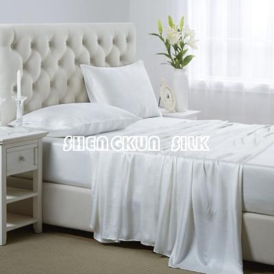 China China Manufacturer Customized Pattern 100% Disposable Polyester Cotton Silk Bedding Set for sale