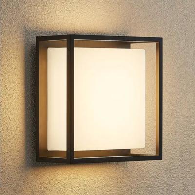 China Hot sale polycarbonate new matte ip44 aluminum black 10w led outdoor wall lamp sconce light for sale