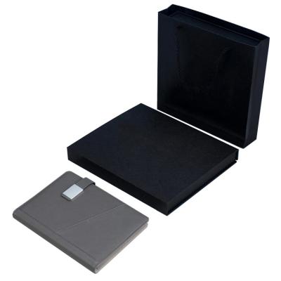 中国 Magnetic Luxury Leather Folder Journal Notebooks with Wireless Charger and Loose Leaf Notebook Set 販売のため