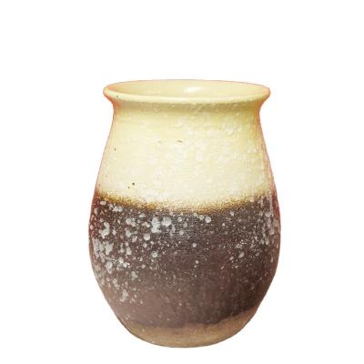 China High Quality Durable Creative Size 14.5*13cm Yellow-Brown Clay Pot Cylindrical Design Vase Vase for sale