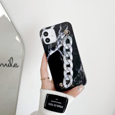 China Custom high quality shockproof pearl tpu phone case fashionable imd chains soft shell marbled for i phone case with hand chain for sale