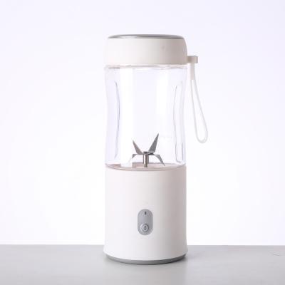 China 380ml Tritan Outdoor Refillable Portable Bottle Blender Mini Juicer for sale