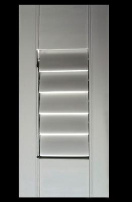 China indoor 100% basswood plantation shutters for windows and doors with hidden tilt bar for sale