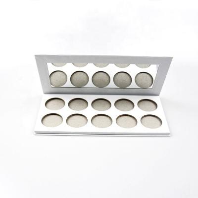 China OEM Waterproof Private Label Eyeshadow White Empty Cosmetic Packaging for sale