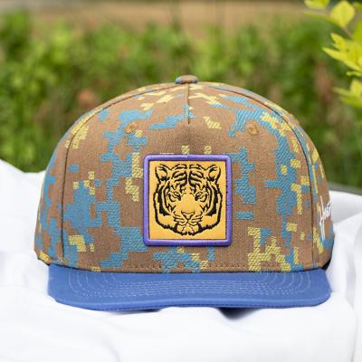 China Custom 5 Panel Flat Brim Tiger Head Delicate Embroidery Logo Snapback Hats Custom Hats for sale