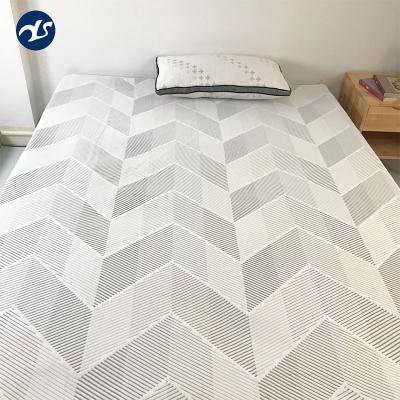 China Waterproof Sponge Mattress Topper With Zippered Mattress Cover Diamond Pattern Fabric for sale