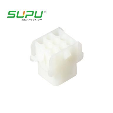 China 600V 19A White Female Multi Ferrule Connectors With Furrule PA66 Insulated for sale