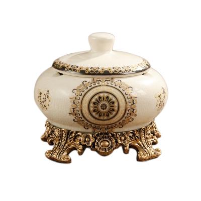 China Viable Wholesale Creative Household With Cover Ashtray Ceramic Crafts for sale