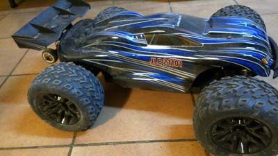 China Monster truck sin cepillo eléctrico impermeable de JLB 1/10o RC con el chasis del metal en venta