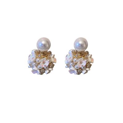 China 2021 FASHIONABLE French Silver Stud Temperament Ear Ball Needle Vintage 925 Flower Jewelry Zircon Pearl Soft Earrings for sale