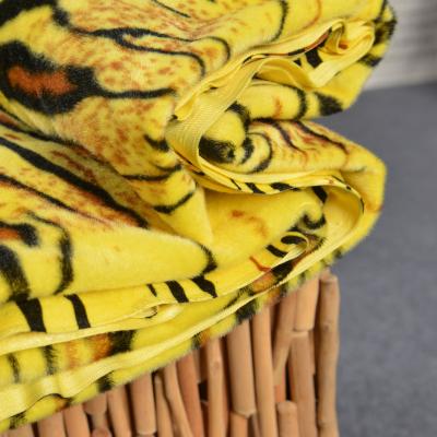 China Anti-static 100% polyester tiger printed short wool velboa for bag/toy/shoe fabric available in stock for sale