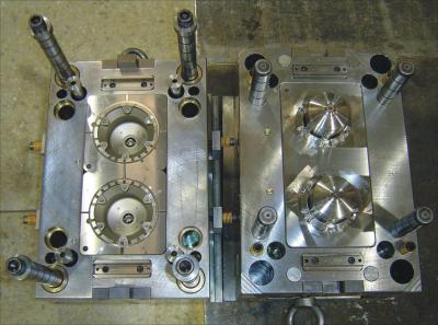 China Two Cavities Mould Injection Mould Tool With Polishing Surface Custom Color for sale