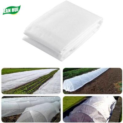 China Outdoor Waterproof Woven Fabric Non Straw Layer Antifreeze Frost Cover Plants Green Plant Fence Covering Agriculture for sale