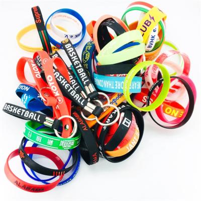 China Cheap Customized Custom Wristband Lanyard Silicone Wristband Key Chain Wristband Souvenir Gifts Promotion Silicone Key Chain for sale